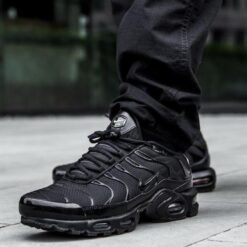 Nike Air TN All Black