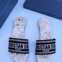 Christian Dior Men’s Light Pink Printed Logo Slippers – Luxury Fashion Summer Slides