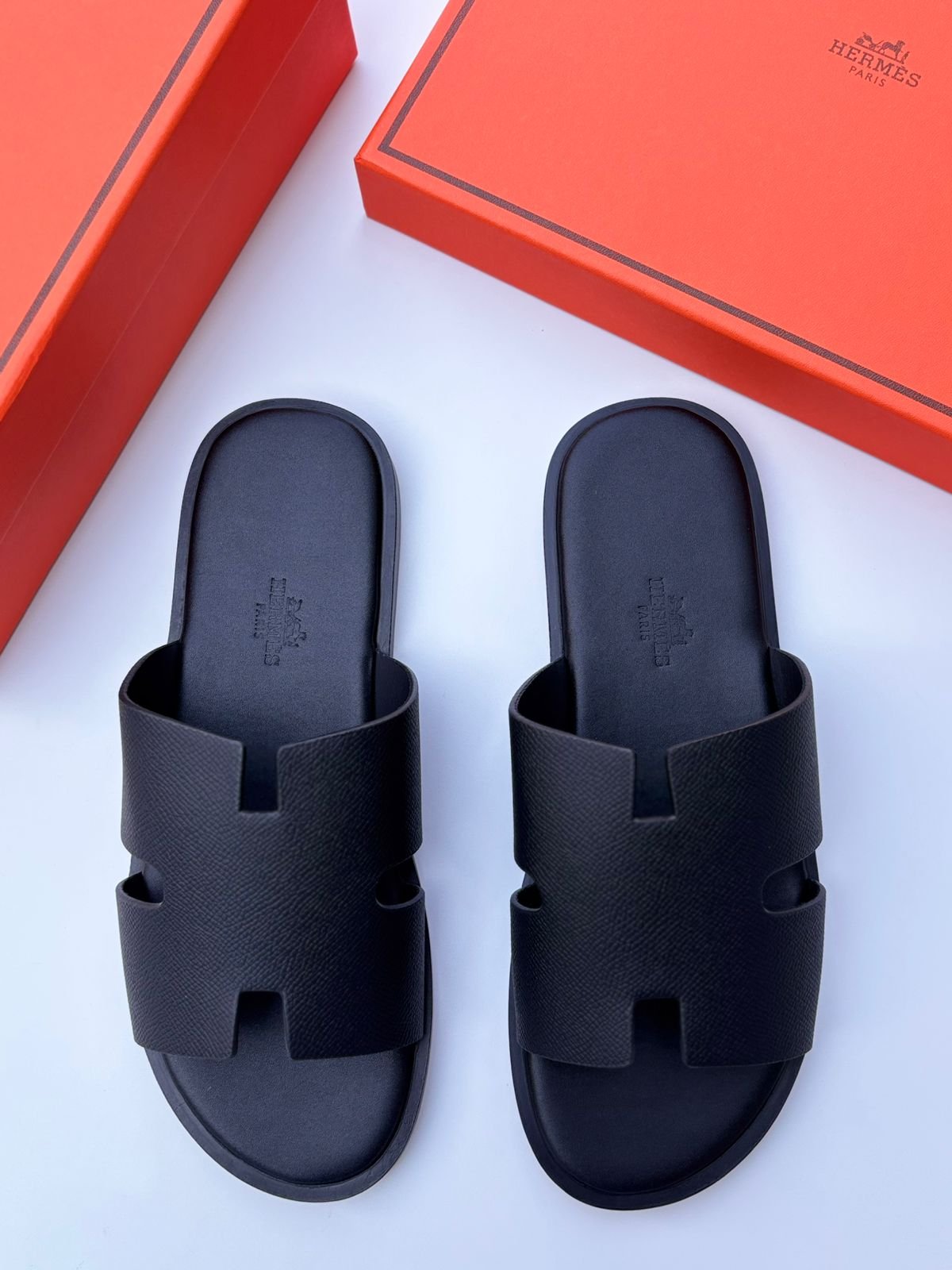 Hermès Men’s Black Leather H-Cut Slippers – Classic Luxury Designer Slides