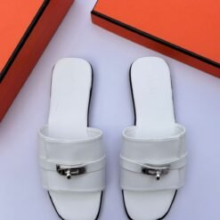 Hermès Men’s White Leather Metal Buckle Slippers – High-End Designer Summer Slides
