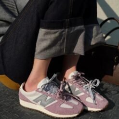 New Balance 471 Women’s Pink & Grey Sneakers