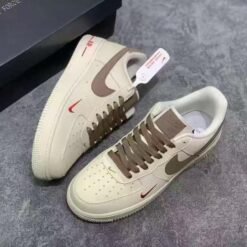 Nike - Air Force 1 Sneakers – Beige with Brown Swoosh