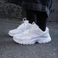 Nike V5 RNR Sneaker Triple White – Nike