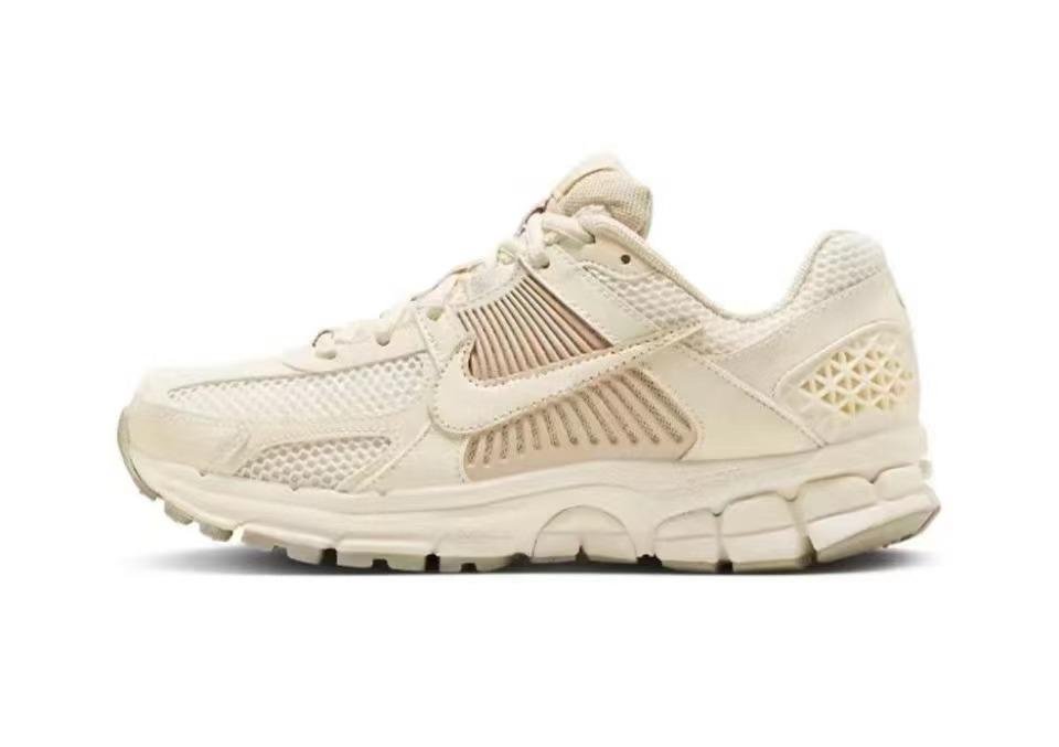 Nike Zoom Vomero 5 Cream Beige Sneakers