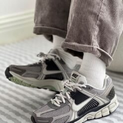 Nike Zoom Vomero 5 Grey & Black Running Sneakers – Breathable Cushioned Trainers