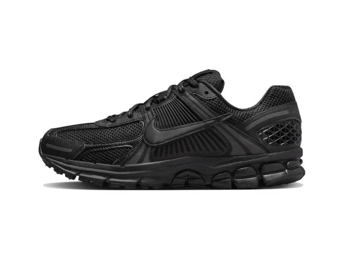Nike Zoom Vomero 5 Triple Black Sneakers