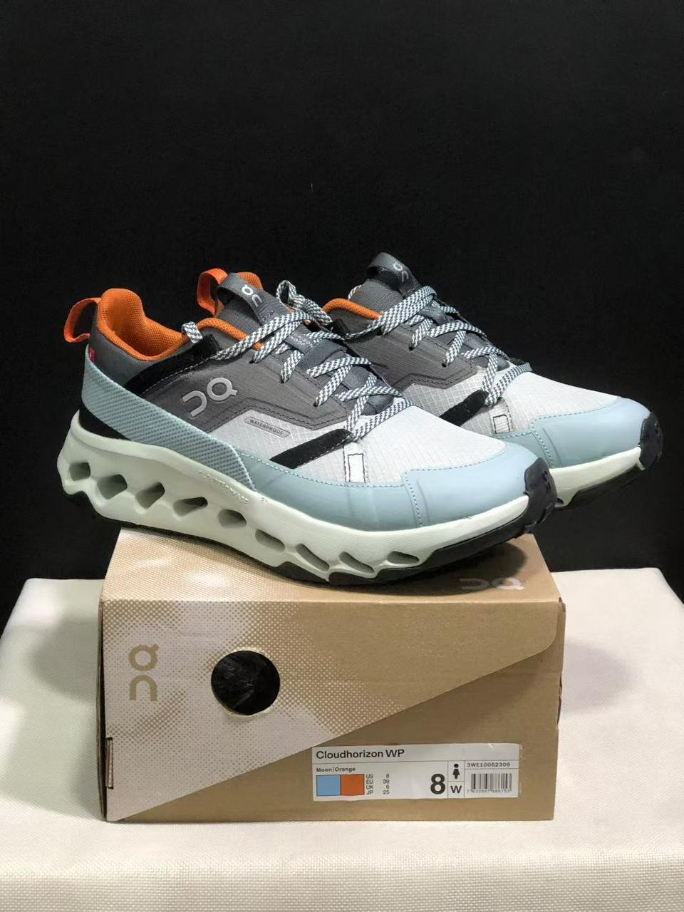 On Cloud Horizon Sneakers Grey with Orange Accents