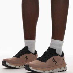 On Cloud Running Shoes – Beige & White