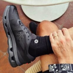 On cloud kith X BLACK 😍🔥